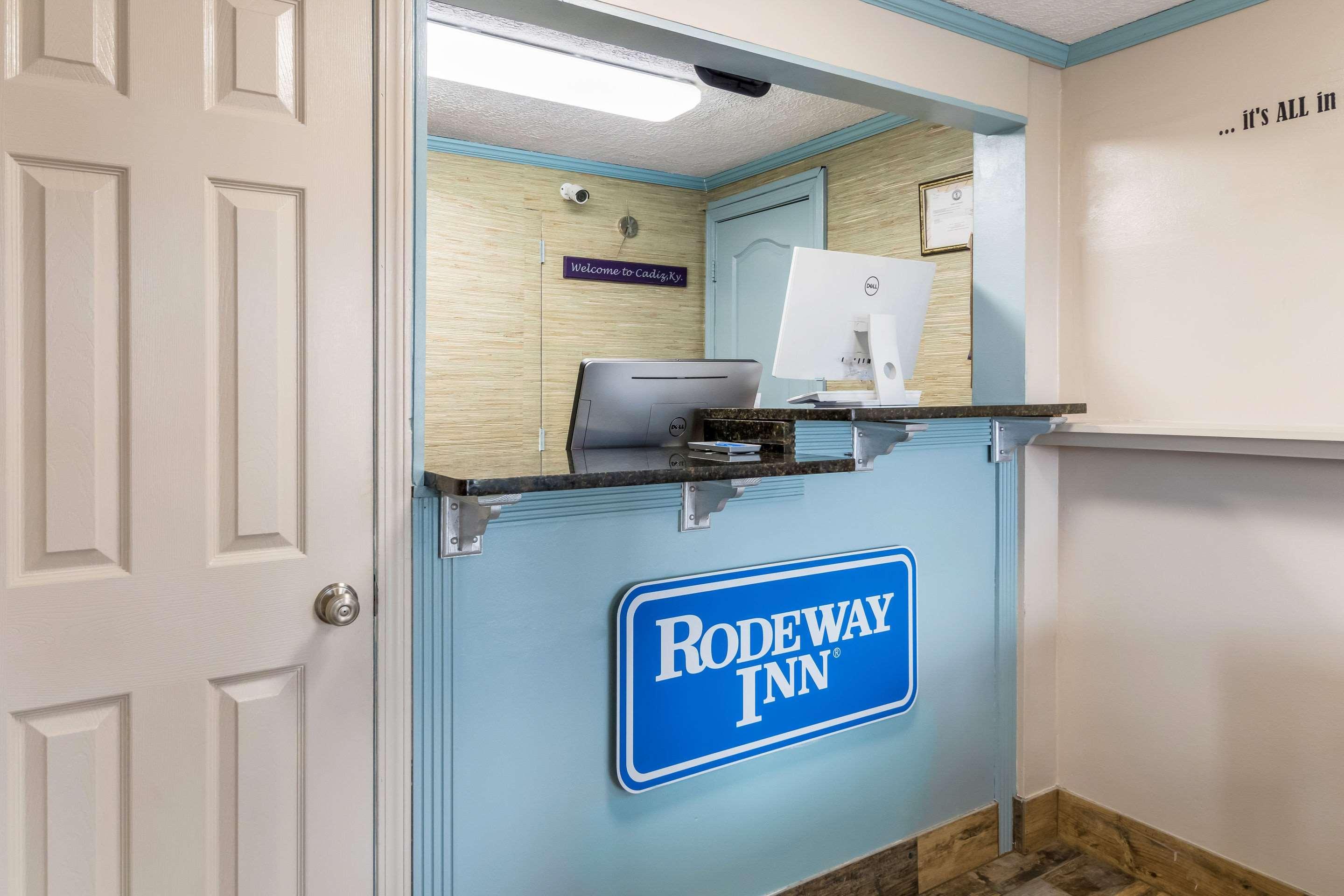 Rodeway Inn Cadiz Bagian luar foto
